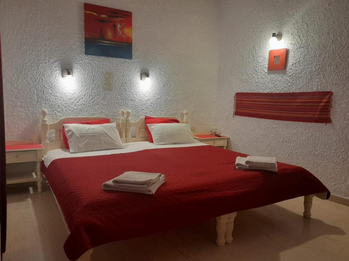 Artemis Rooms Agia Marina  Exterior photo