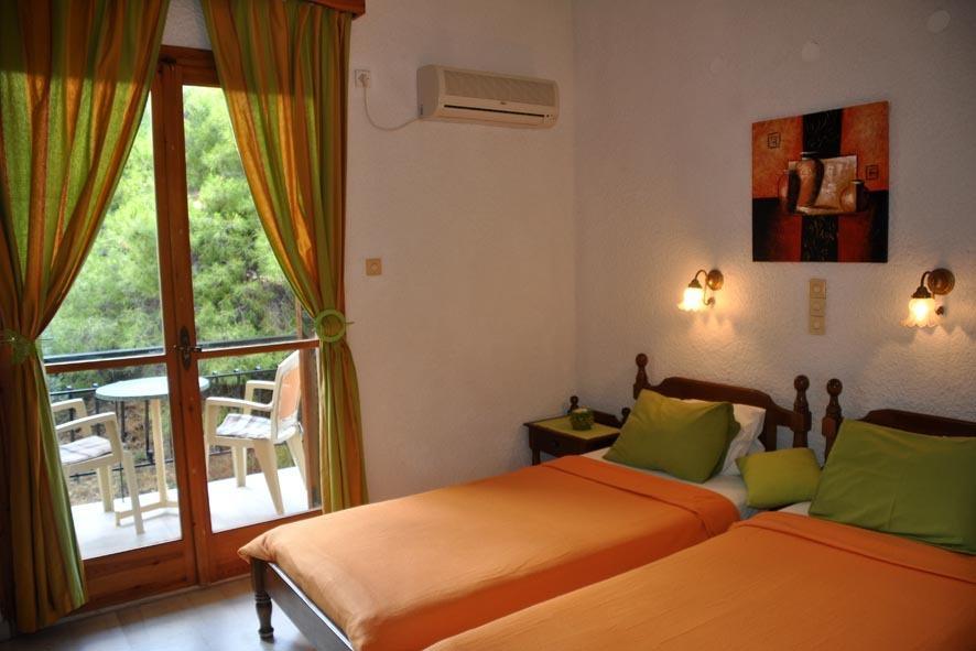 Artemis Rooms Agia Marina  Room photo