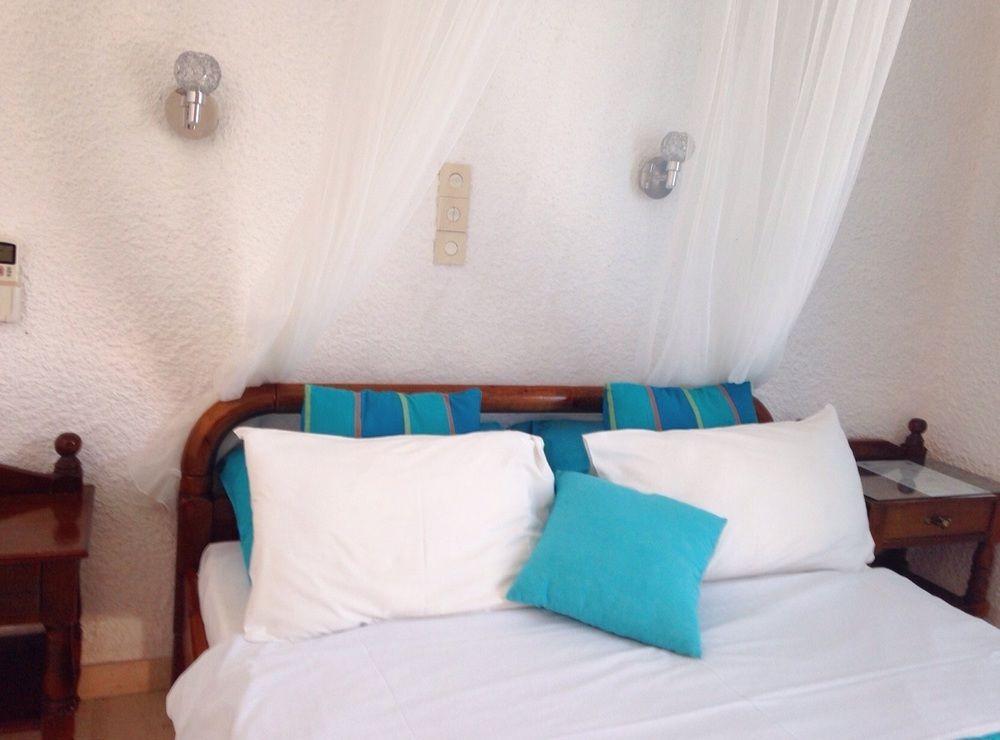 Artemis Rooms Agia Marina  Exterior photo